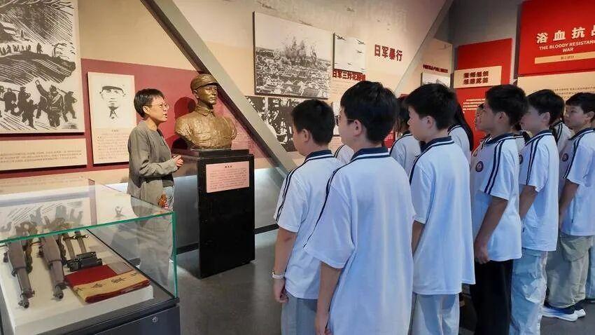 独臂踏征途忠魂耀澴川（报纸稿）.docx